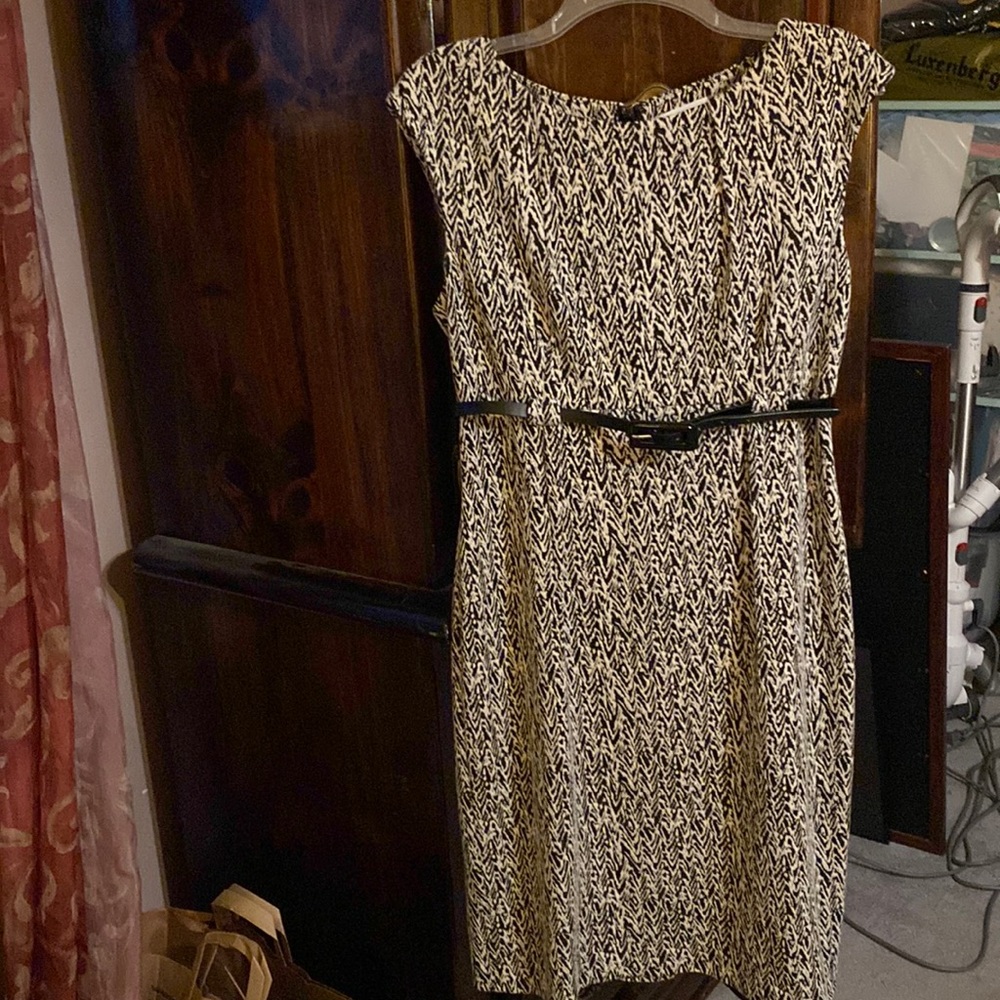 Black and white dress with belt size 10